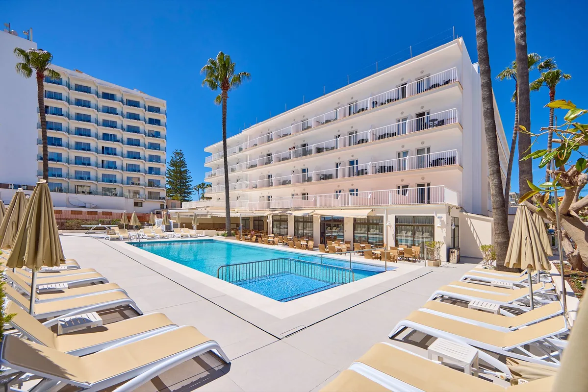 Universal Hotel Bikini — hoofdfoto