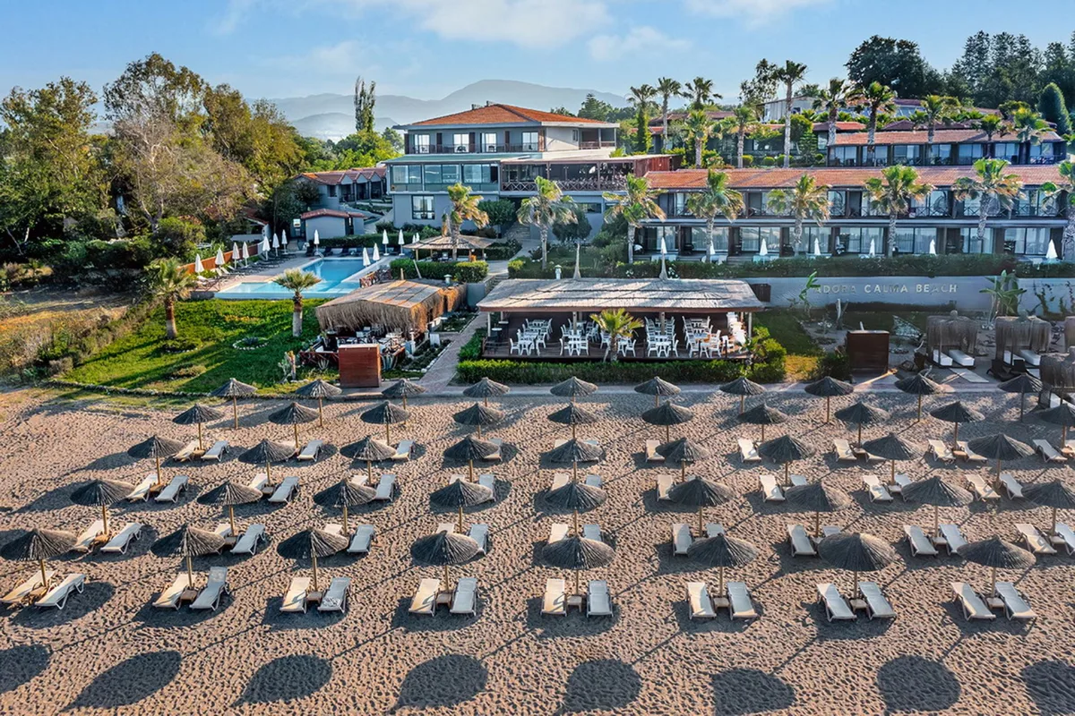 Adora Calma Beach Hotel — hoofdfoto