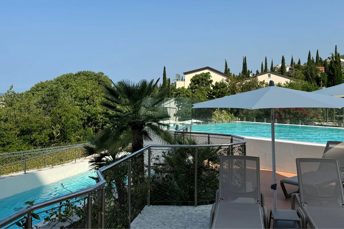 Hotel & Pavilion Omorika — hoofdfoto