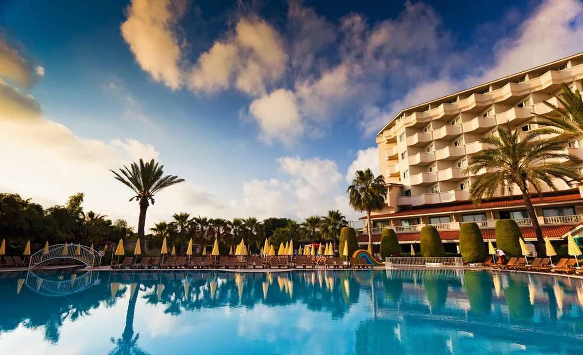 Febeach Hotel Side — hoofdfoto
