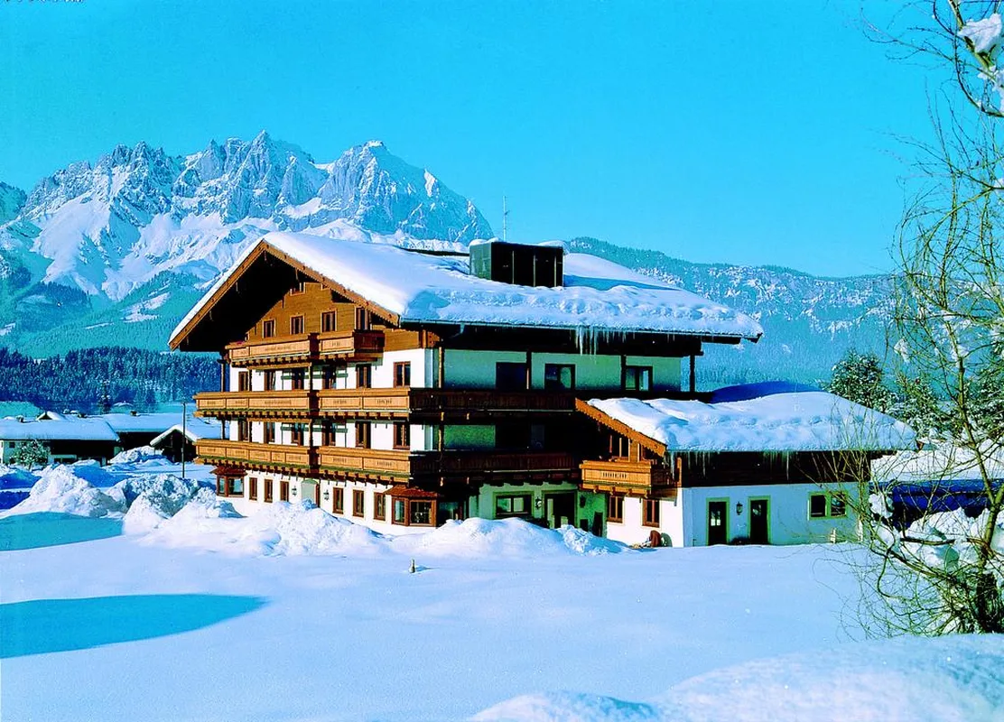 Kaiserhotel Kitzbüheler Alpen — hoofdfoto