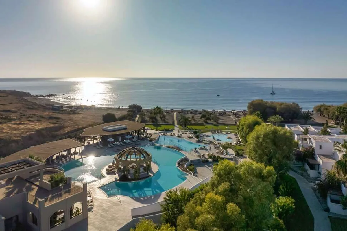 Lindian Village Curio Collection by Hilton — hoofdfoto