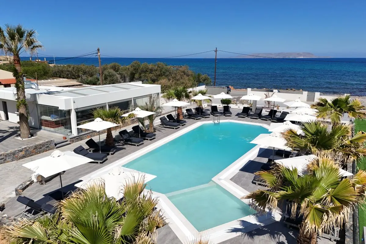 Saint George Gournes Bay — hoofdfoto