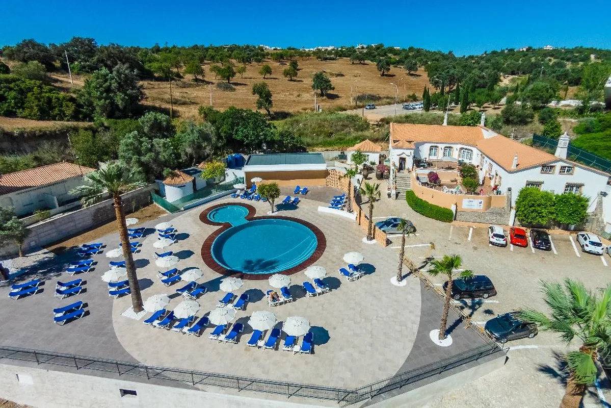 Oleandro Country Club, hoofdfoto