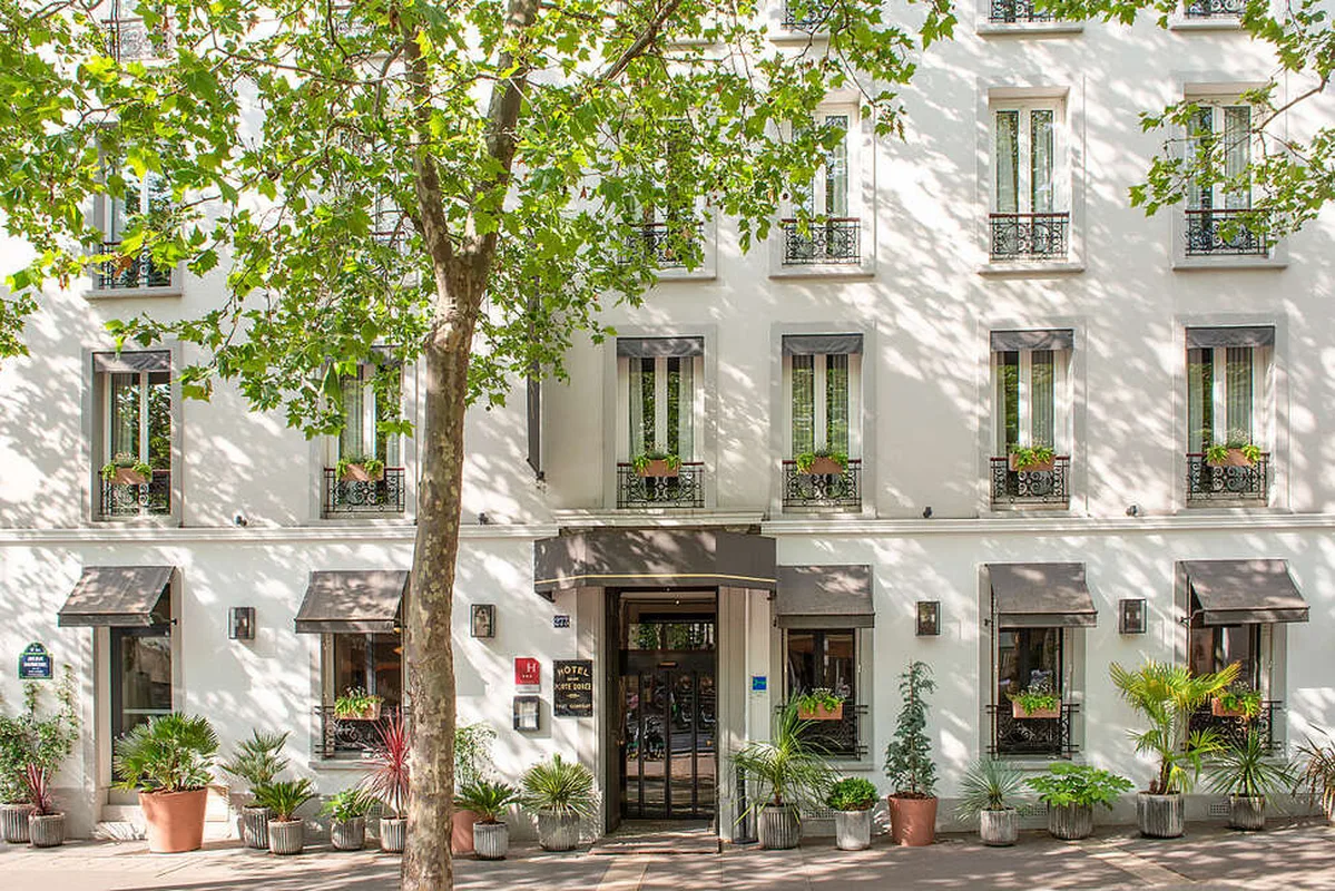 Hotel de la Porte Doree — hoofdfoto