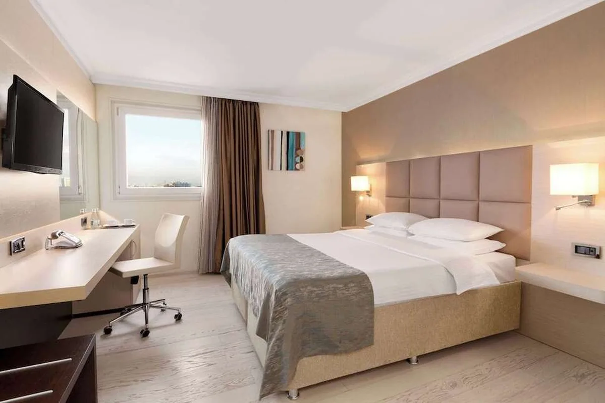 Ramada by Wyndham Sofia City Center — hoofdfoto