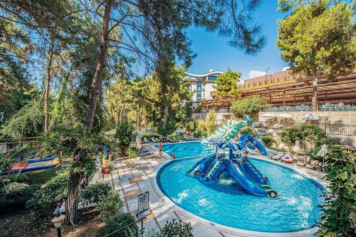 Utopia World Hotel — hoofdfoto