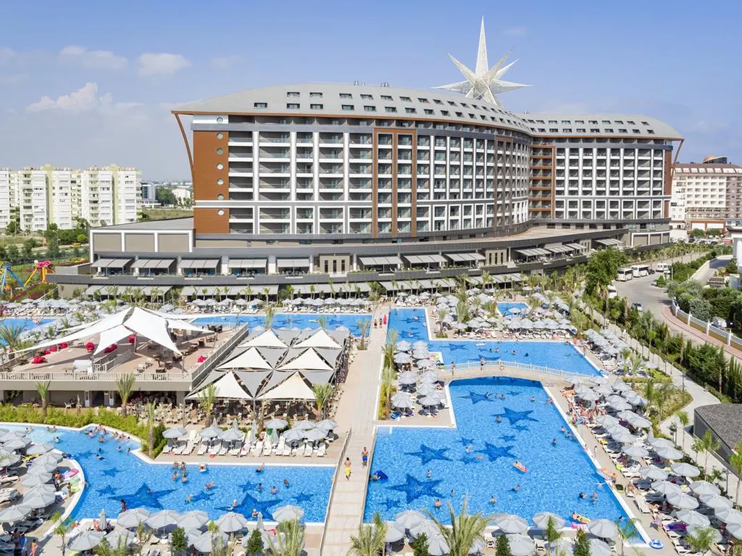 Royal Seginus — hoofdfoto