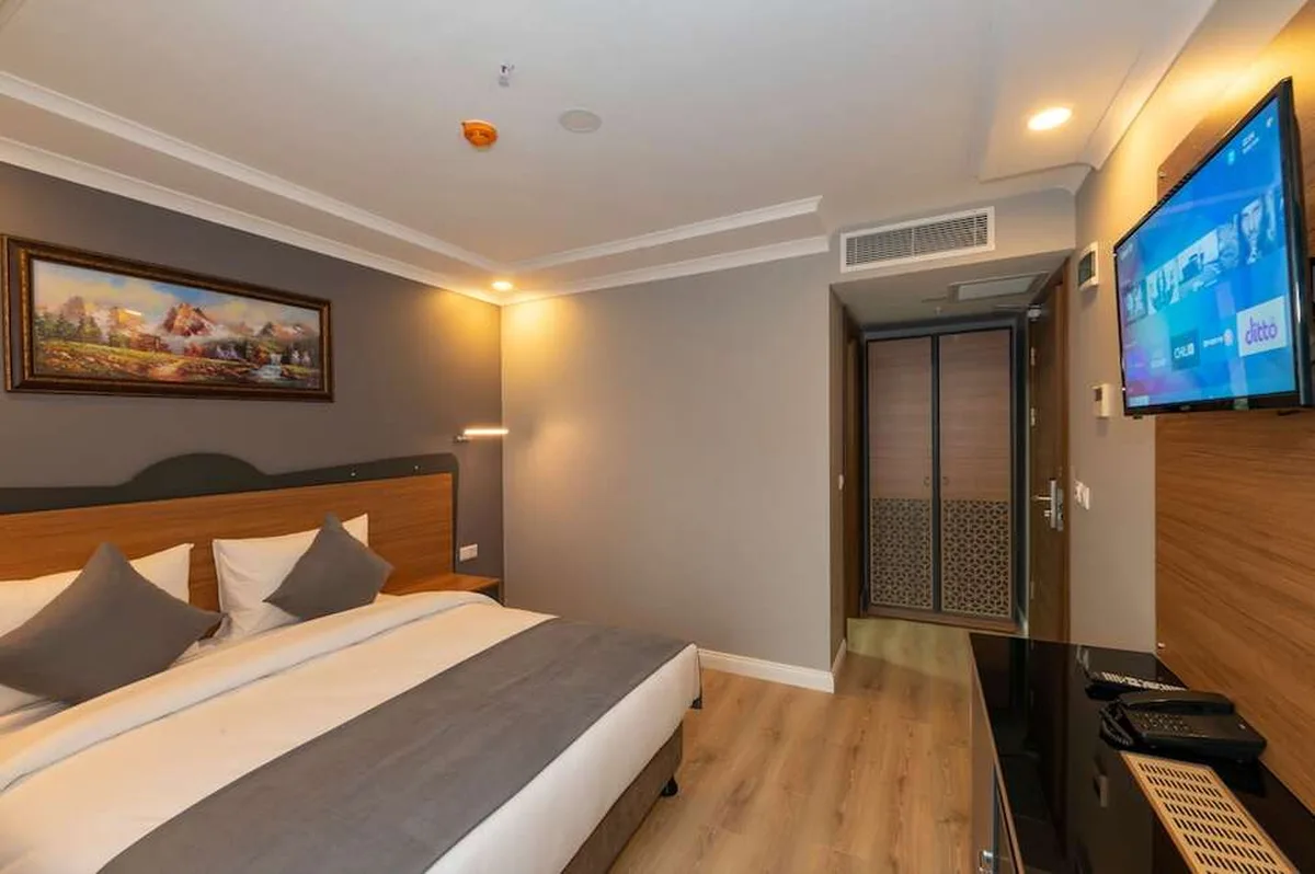New Emin Hotel, hoofdfoto