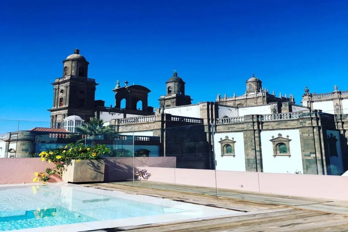 Hotel Veintiuno, hoofdfoto