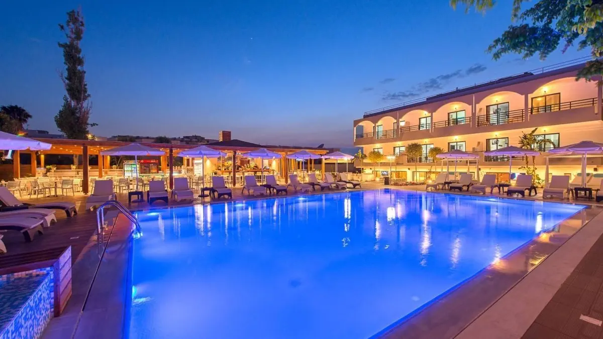 Sunny Days Appartementen Hotel — hoofdfoto