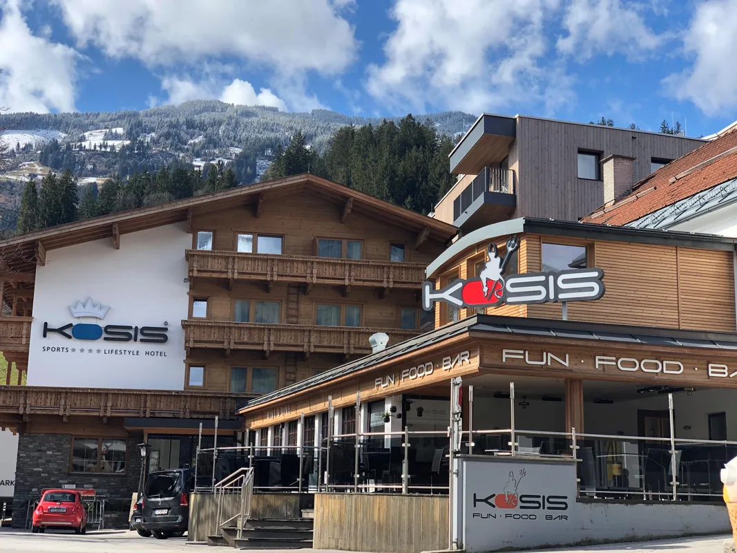KOSIS Sports Lifestyle — hoofdfoto