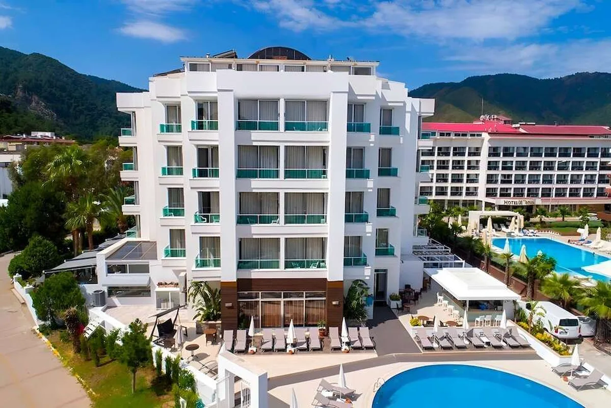 Supreme Beach Hotel — hoofdfoto