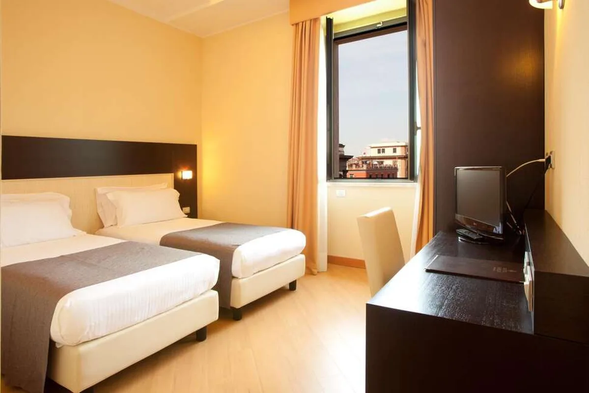Hotel Naples — hoofdfoto