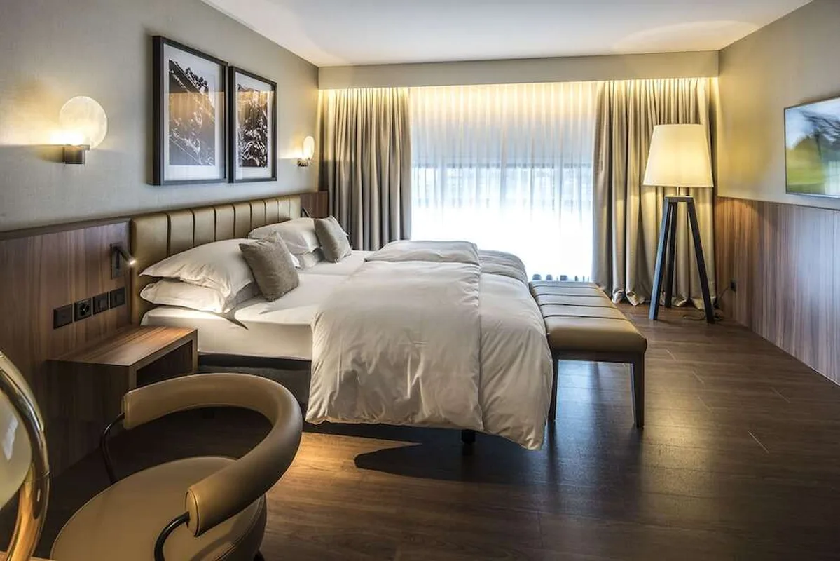Central Plaza Hotel, hoofdfoto