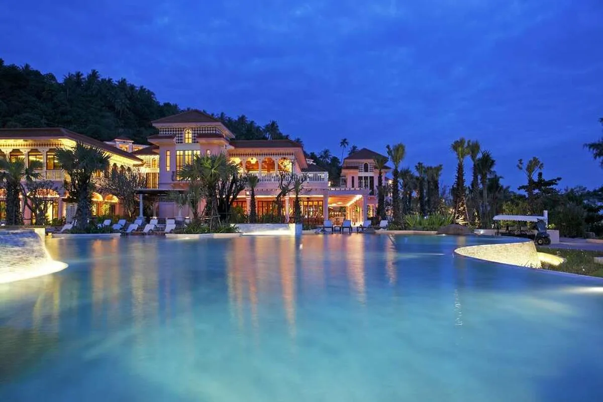 Centara Grand Beach Resort Phuket — hoofdfoto