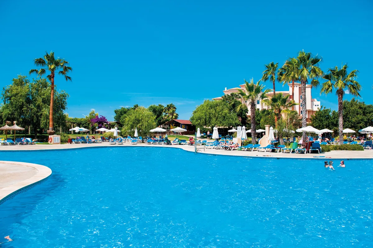 Bakour Garbí Cala Millor — hoofdfoto