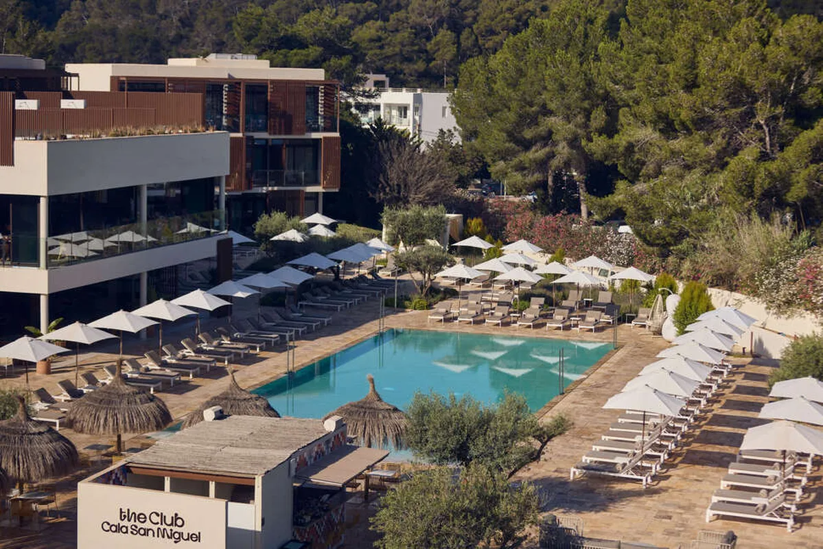 Cala San Miguel Ibiza Resort, Curio Collection by Hilton — hoofdfoto