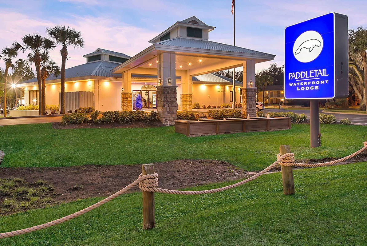 PaddleTail Waterfront Lodge Trademark Collection by Wyndham — hoofdfoto
