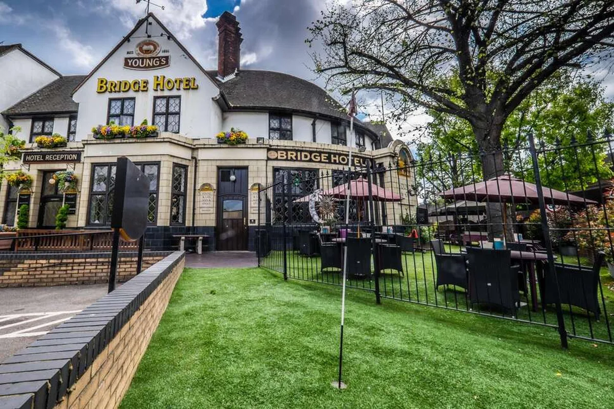 The Bridge Hotel — hoofdfoto