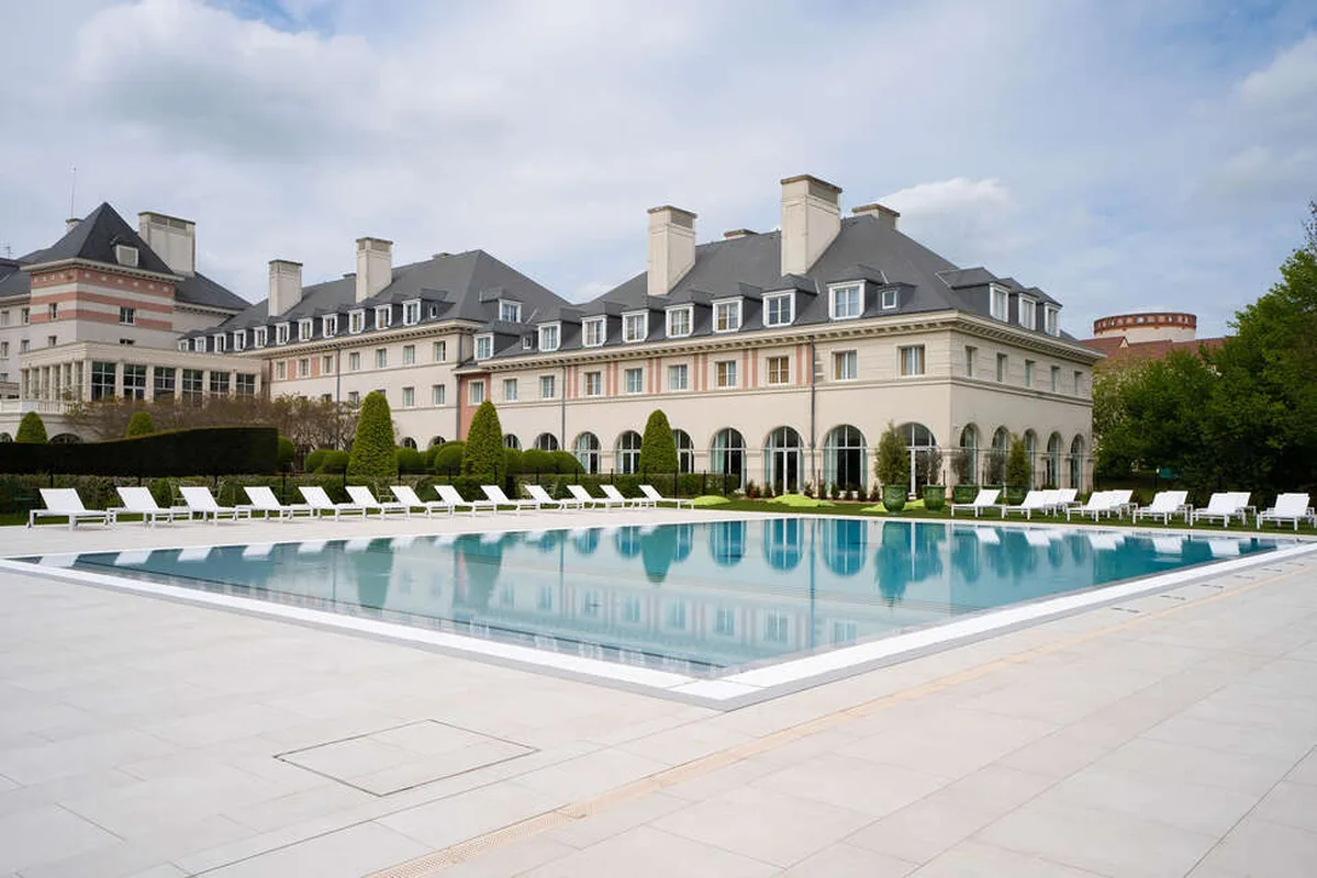 Vienna International Dream Castle, hoofdfoto