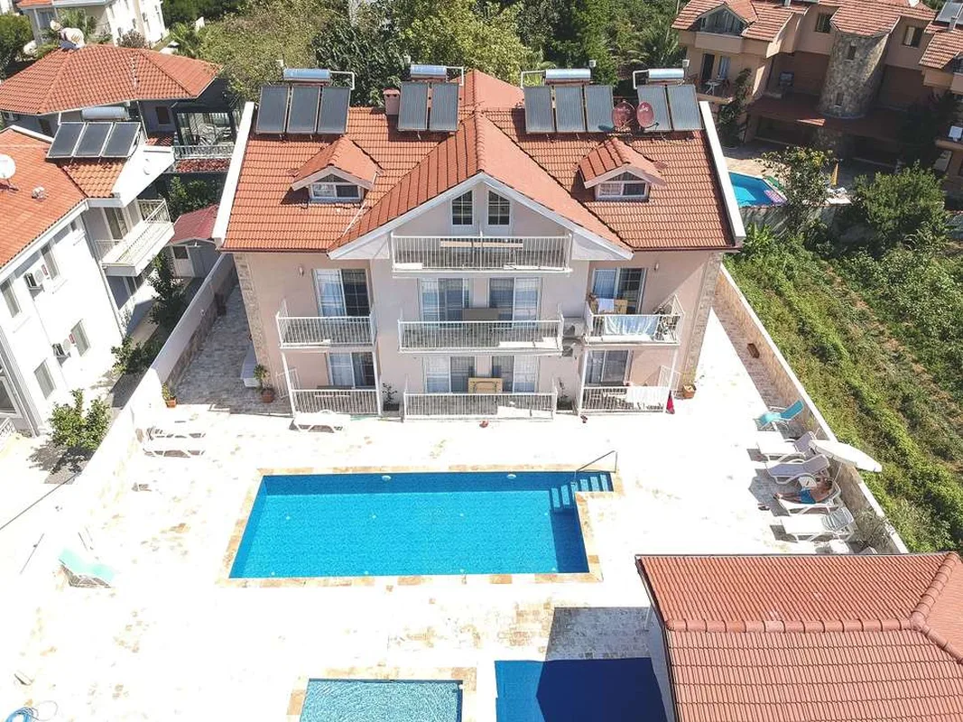Aladdin Appartementen, hoofdfoto