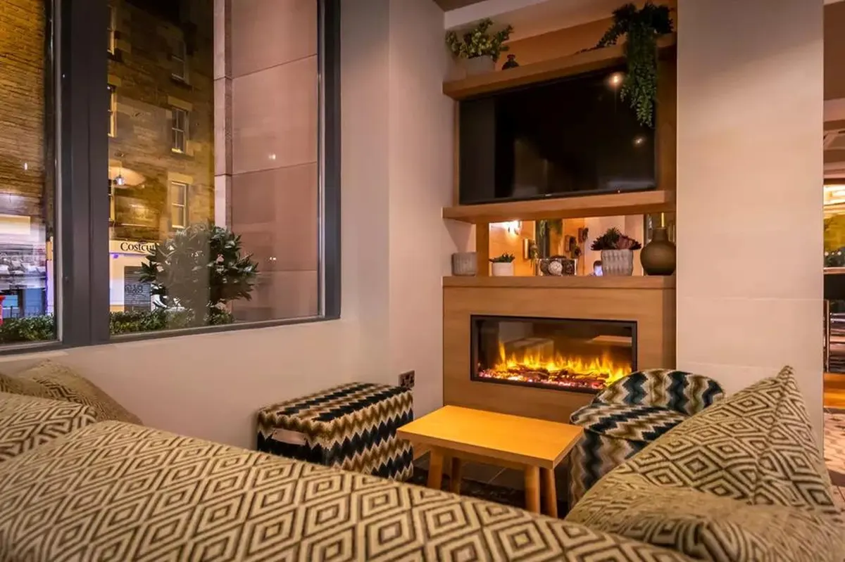 Point A Edinburgh — hoofdfoto