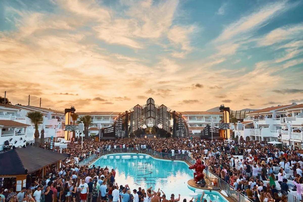 Ushuaïa Ibiza Beach Hotel & The Unexpected Ibiza Hotel — hoofdfoto