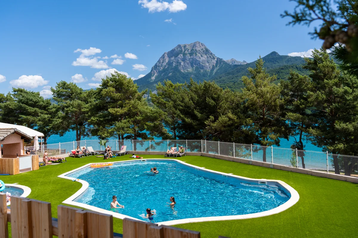 La Presqu île Serre-ponçon — hoofdfoto
