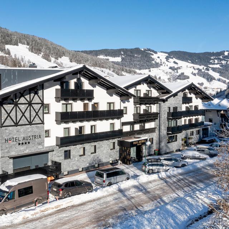 Hotel and Villa Austria — hoofdfoto