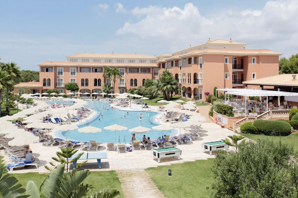 Grupotel Macarella Suites & Spa — hoofdfoto