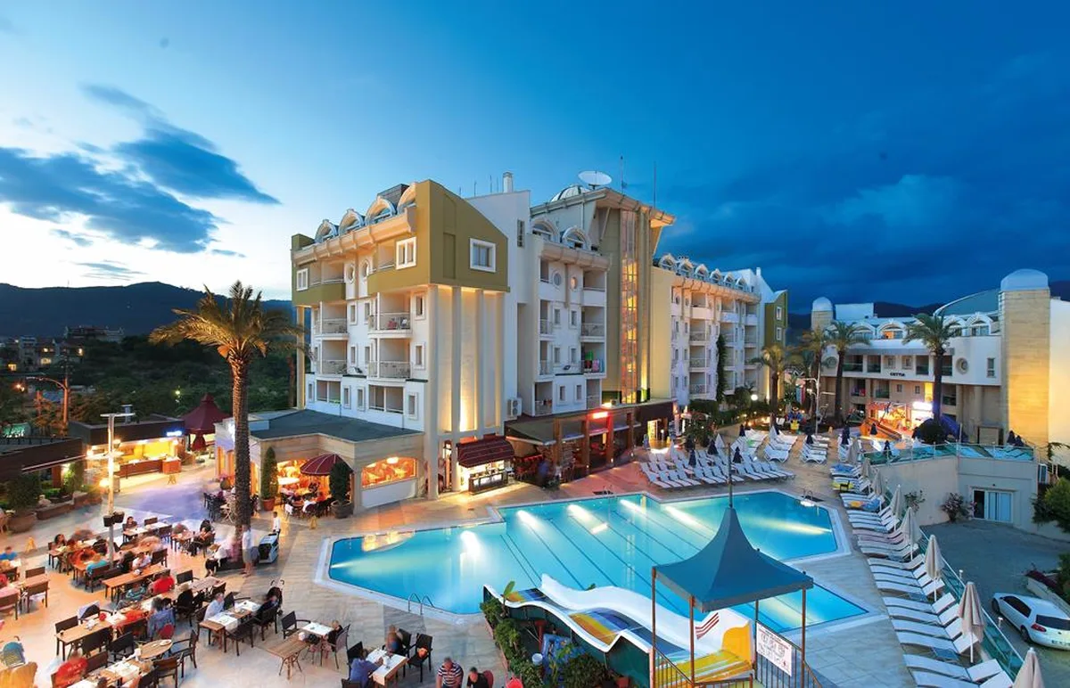 Grand Cettia Hotel — hoofdfoto