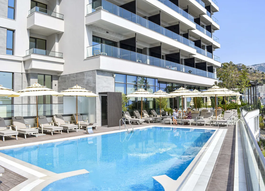 Katamare Hotel, hoofdfoto
