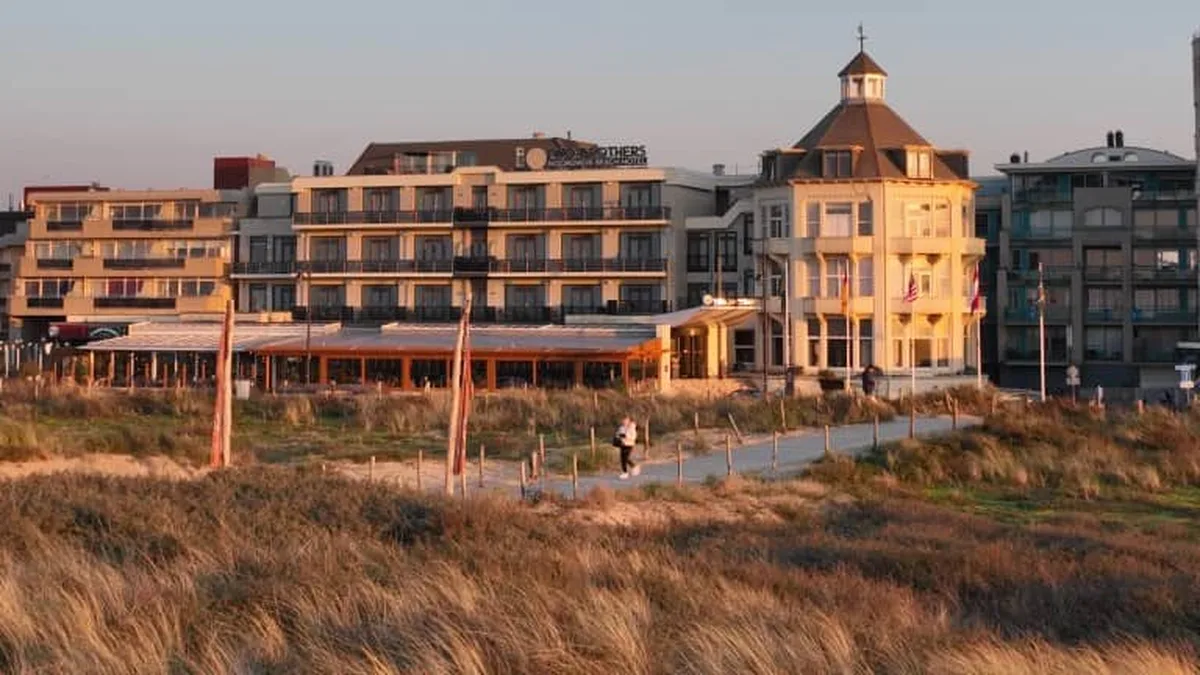 Two Brothers Noordwijk Beach — hoofdfoto