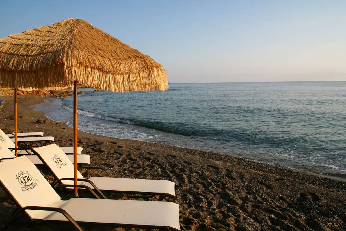 Golden Beach Hotel — hoofdfoto