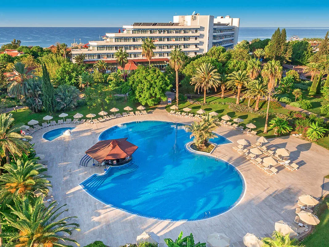 Starlight Resort Hotel — hoofdfoto