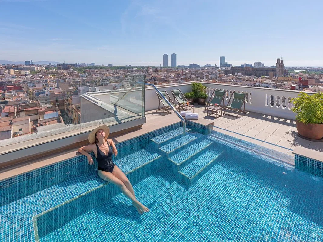 H10 Montcada — hoofdfoto