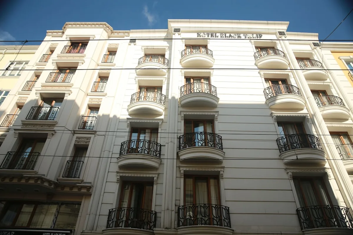 Black Pearl Hotel, hoofdfoto