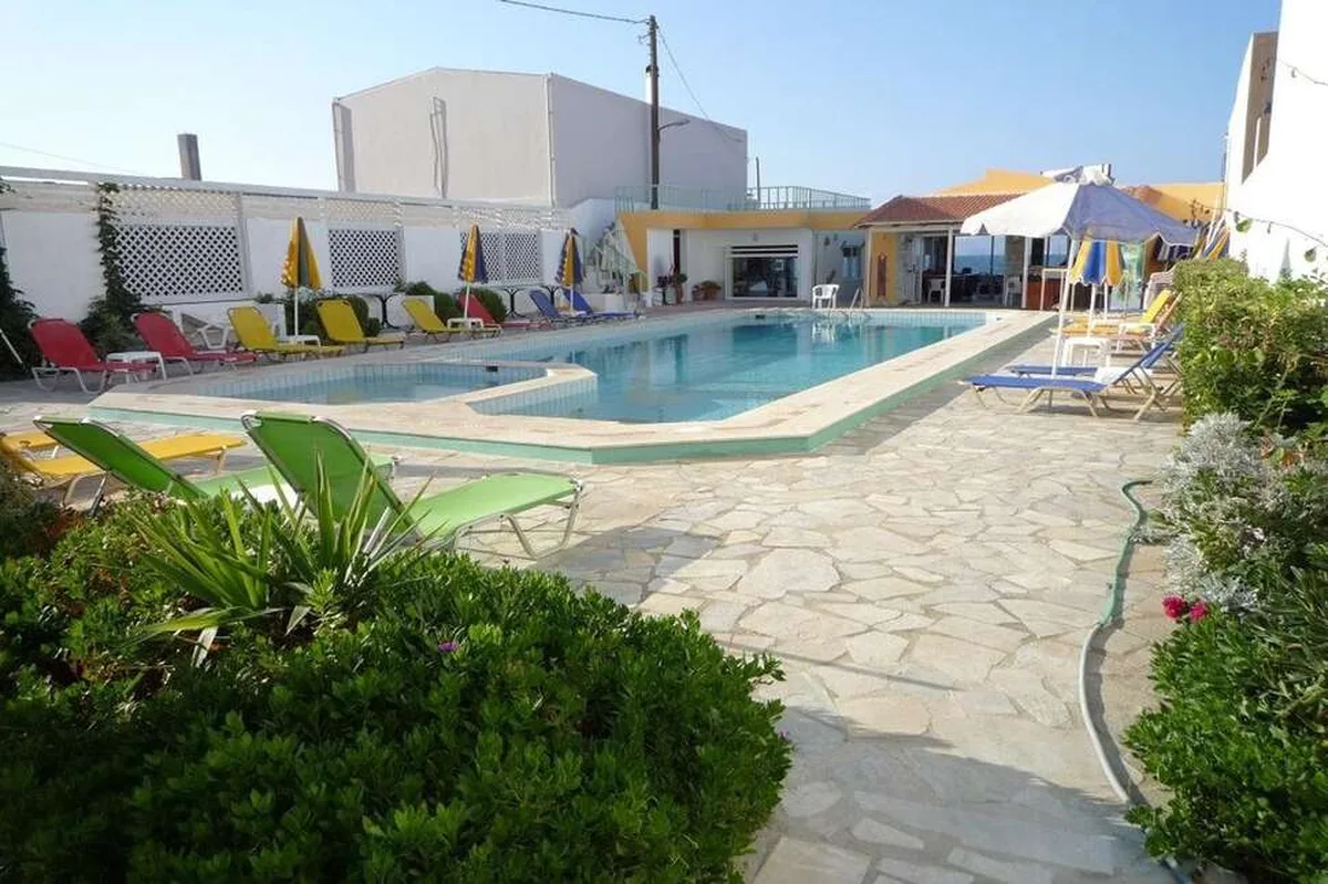 Haris Beach Appartementen — hoofdfoto