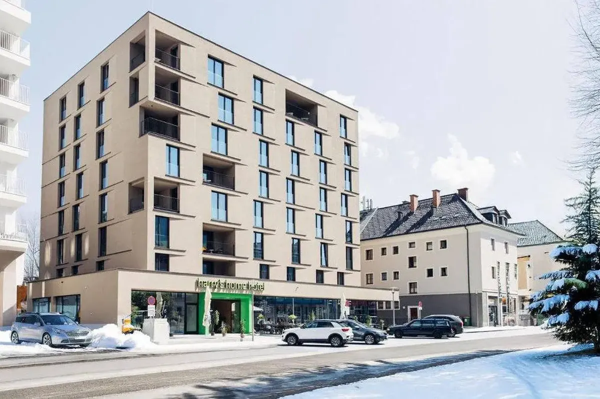 Harry's home Bischofshofen — hoofdfoto