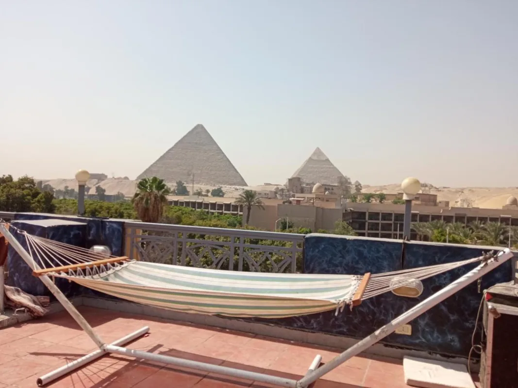 Regency Pyramids View — hoofdfoto