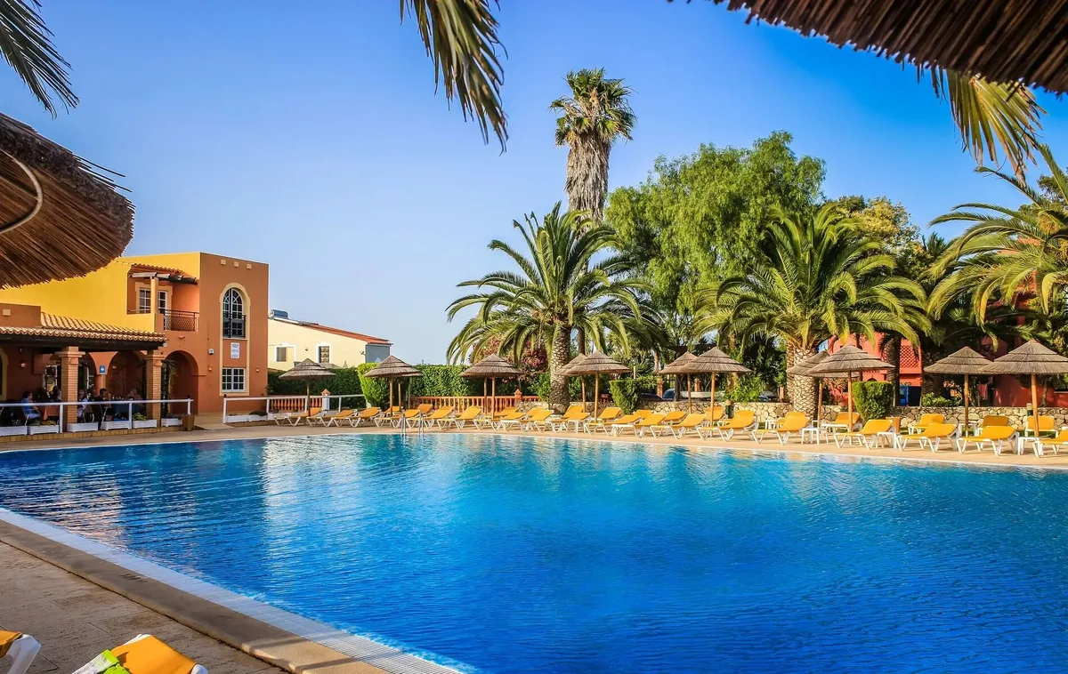 Colina Village — hoofdfoto