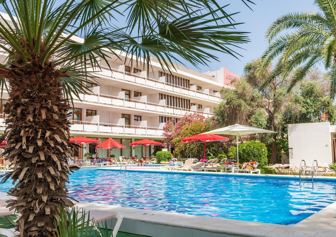 Hotel Arenal — hoofdfoto