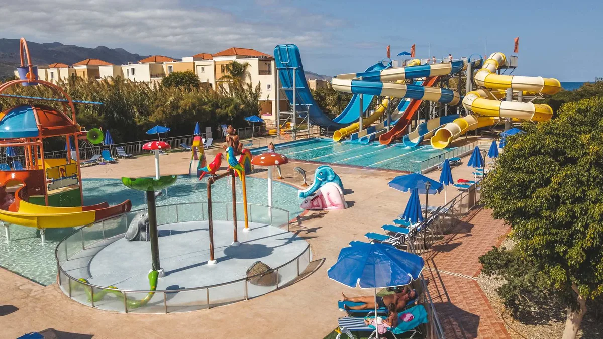 Chrispy Waterpark Resort — hoofdfoto