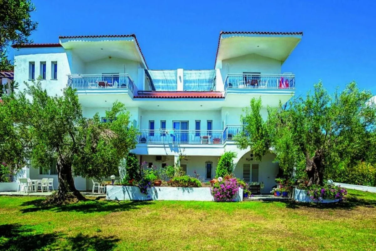 Xenios Faros Apartments — hoofdfoto