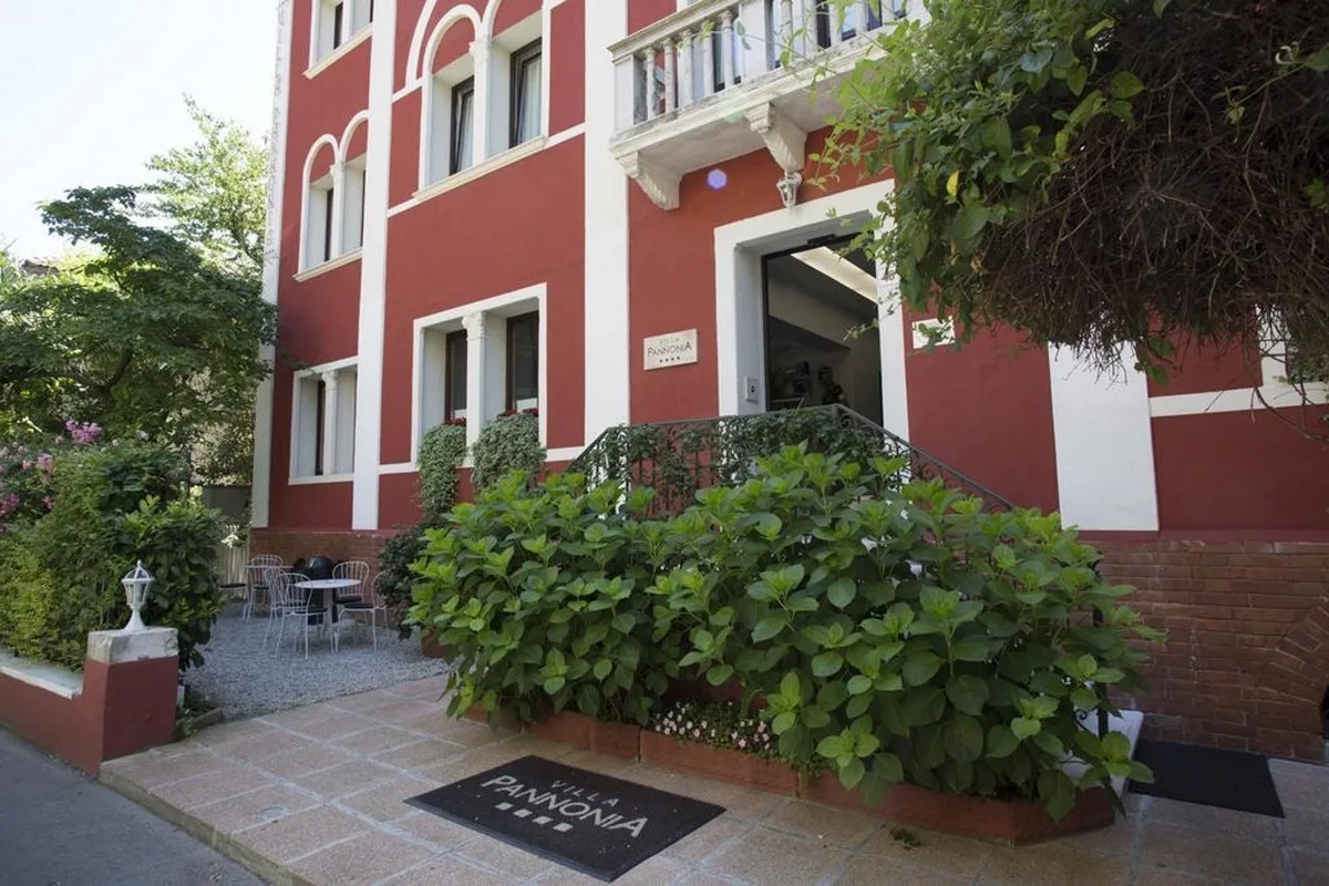 Villa Pannonia, hoofdfoto