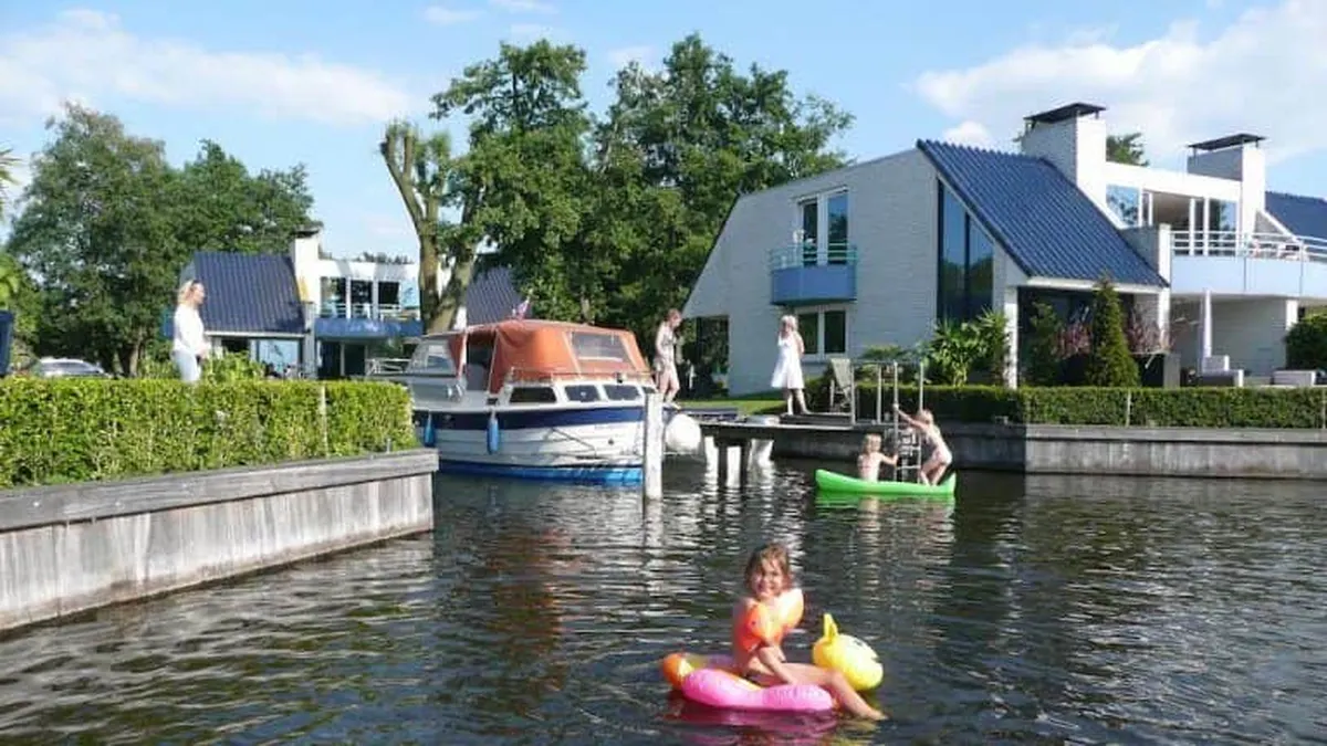 Rien van den Broeke Village — hoofdfoto