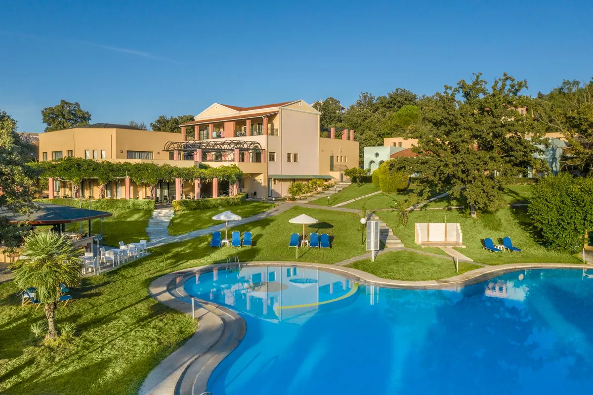 Century Resort — hoofdfoto