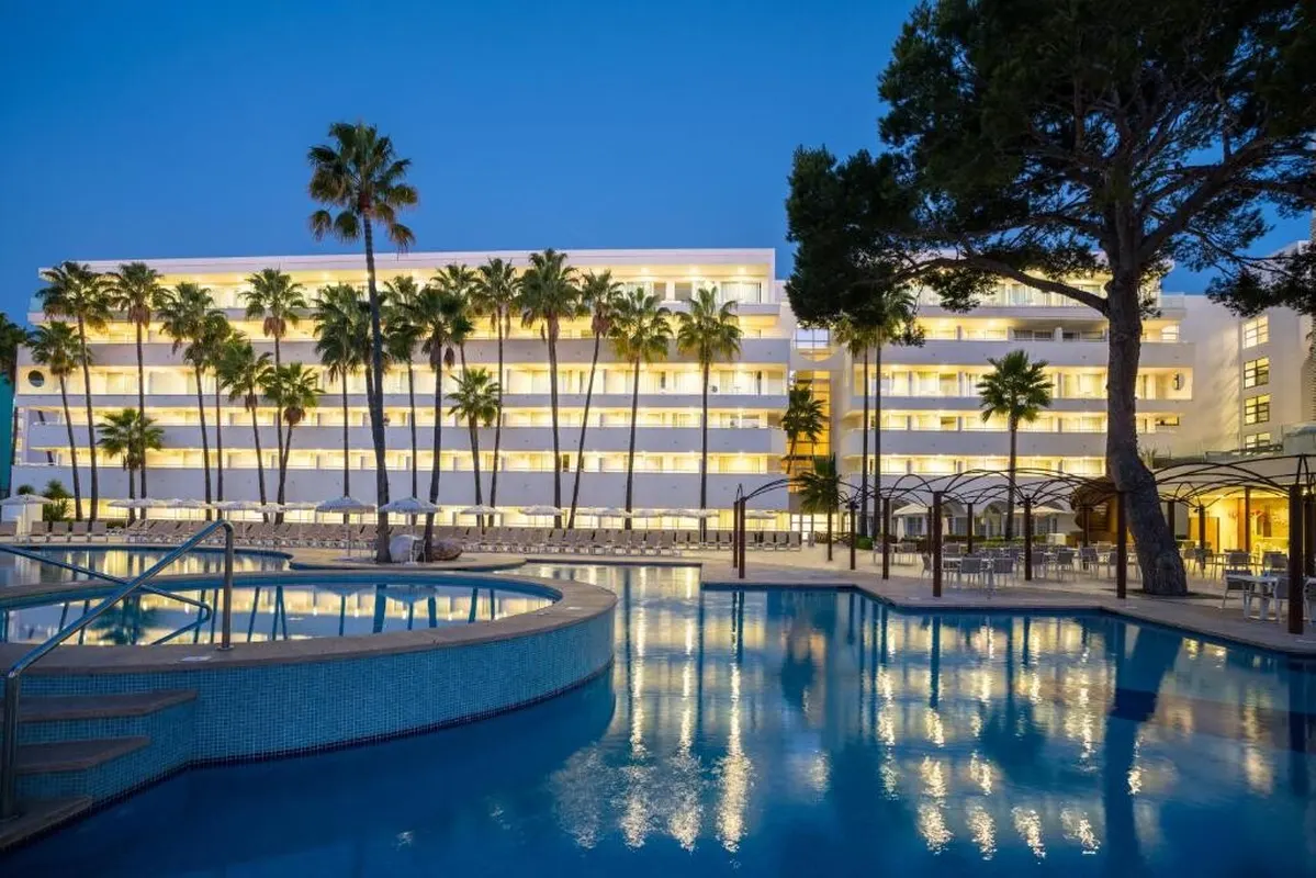 Hotel Iberostar Waves Cristina — hoofdfoto