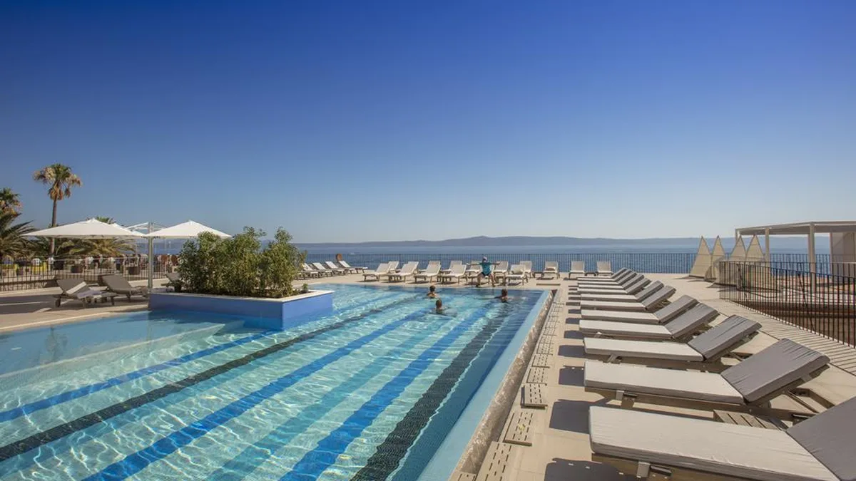 Bluesun Hotel Jadran — hoofdfoto